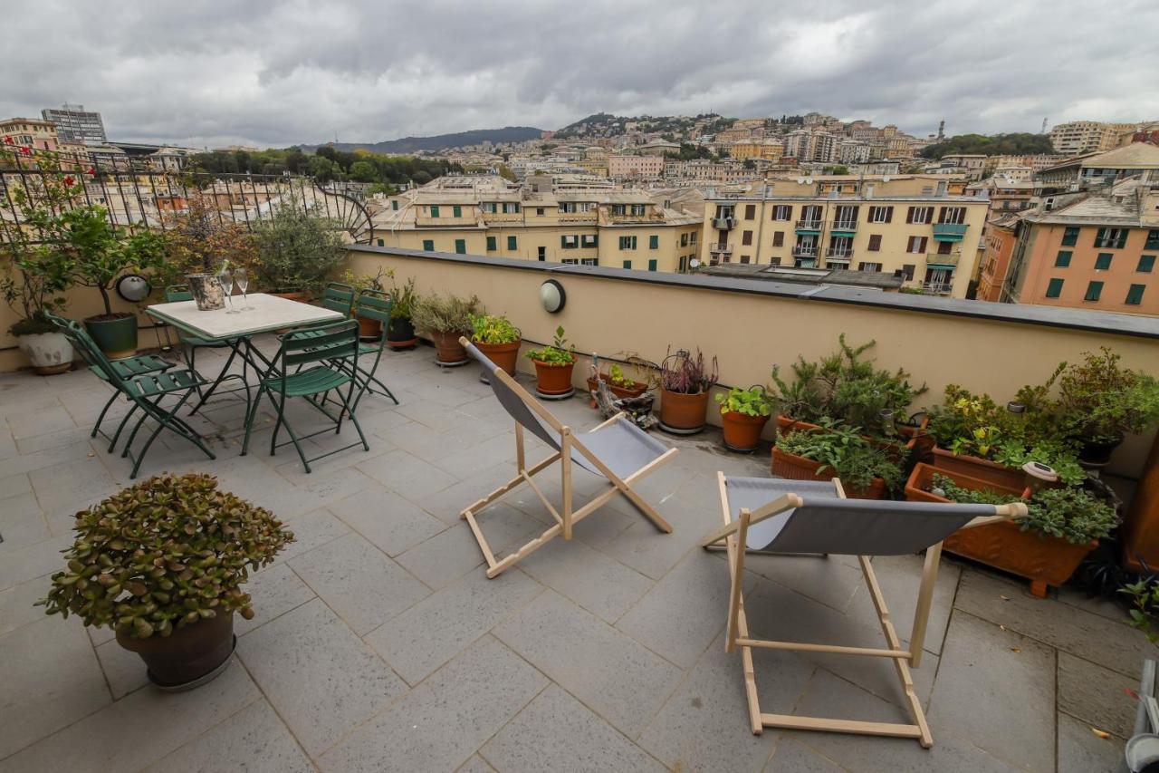 Altido Apt For 3 With Rooftop Balcony And Lovely Cityview جنوة المظهر الخارجي الصورة