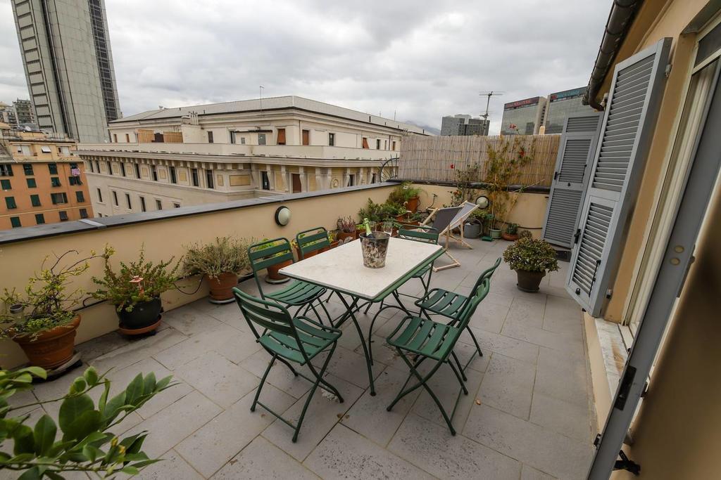Altido Apt For 3 With Rooftop Balcony And Lovely Cityview جنوة المظهر الخارجي الصورة